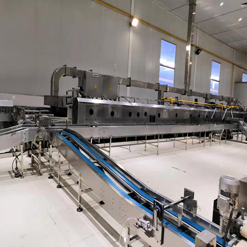 The cake production line achieves efficient and continuous production